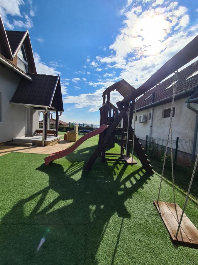 Aranyeso Apartmanhazak No.1 Balatonalmadi Exterior photo