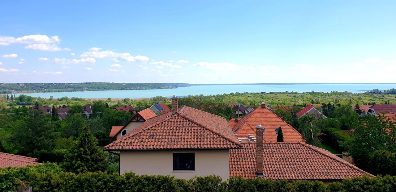 Aranyeso Apartmanhazak No.1 Balatonalmadi Exterior photo